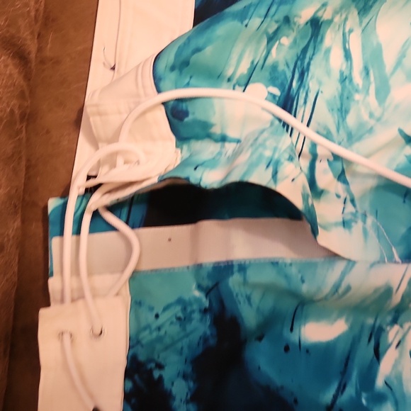 American Eagle Outfitfiters Swim Trunks - Picture 5 of 6